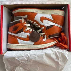 NIKE AIR JORDANS - 1 RETRO HI OG - WOMENS SIZE 9